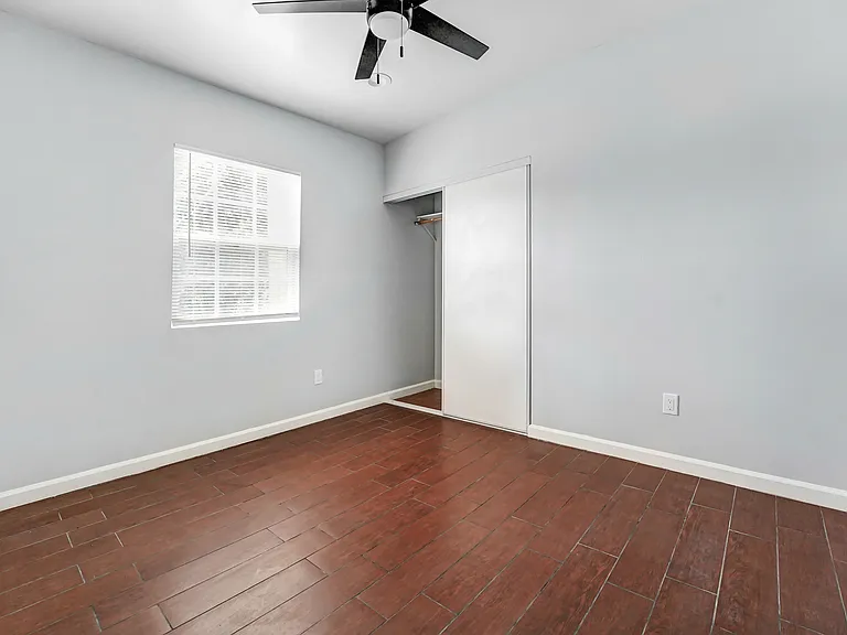 1142 E 120th St #5 — Photo 5