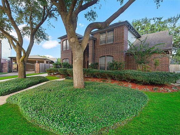 3rd image of 4307 Holly Terrace Ct
