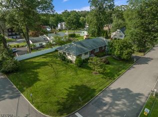 27 Florence Ave, Morristown, NJ 07960