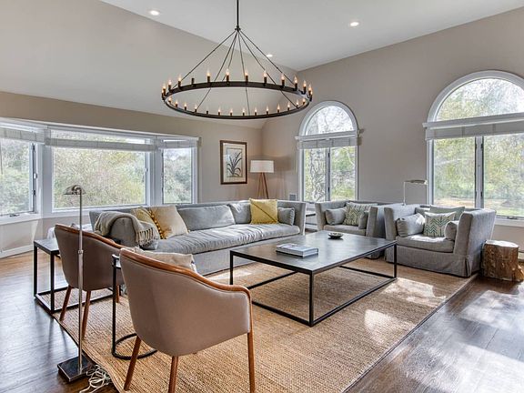 2nd image of 40 Poxabogue Ln