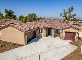 486 W Camellia Way, San Jacinto, CA 92583