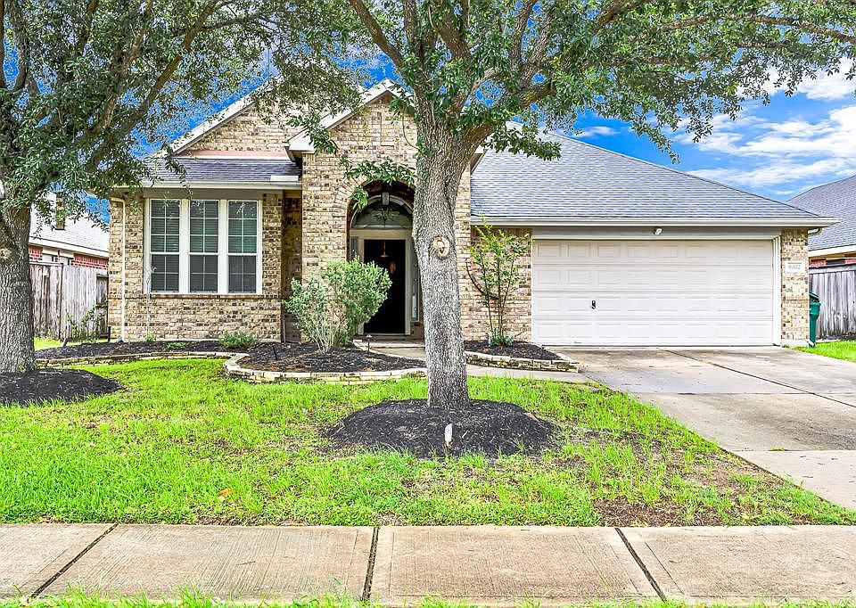 1st image of 16122 Saxon Hollow Ln