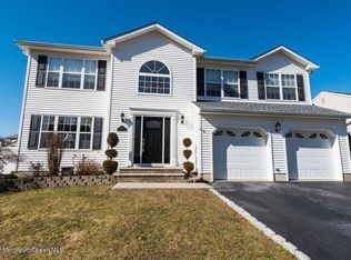 45 Sun Hollow Rd, Howell, NJ 07731