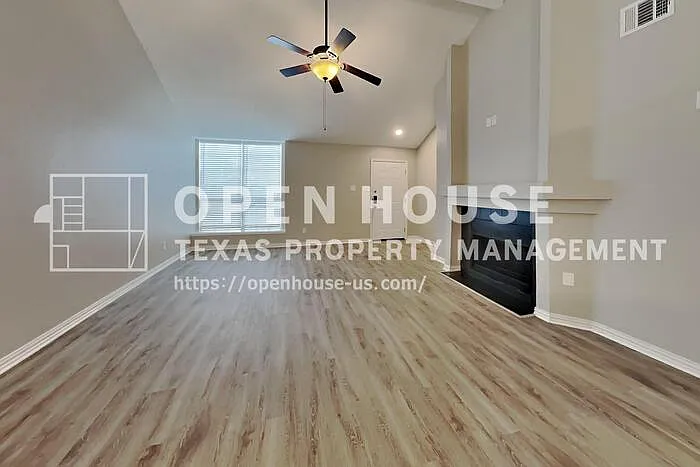 8018 Blackfin Dr — Photo 3