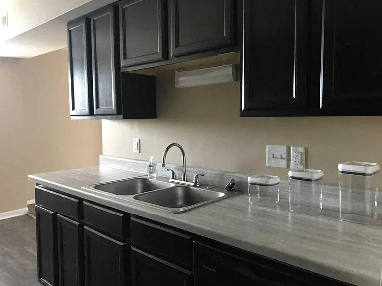 Maple View Apartments — Photo 11