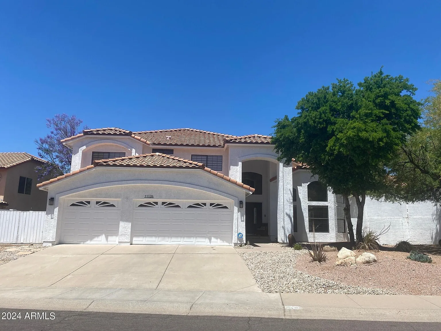 5 bed, 3.5 bath, 3720 sqft, $5,900 — Photo 3