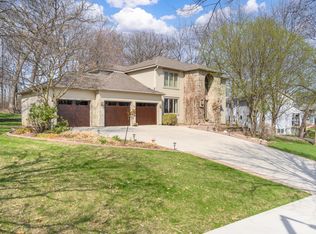 2105 Baihly Summit Dr SW, Rochester, MN 55902