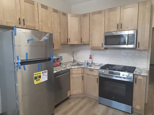 2338 W Iowa St APT 1R, Chicago, IL 60622