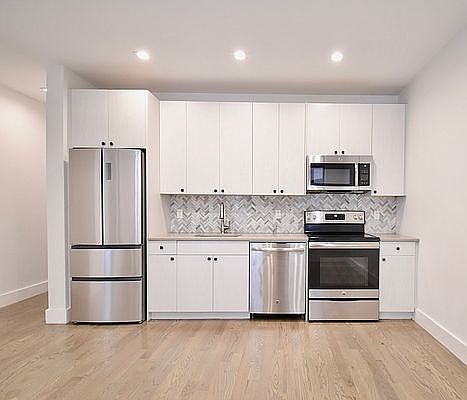 2nd image of 20 E 116th St #3F