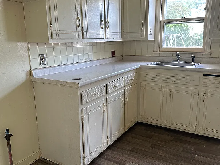 204 Easton Ave #1 — Photo 3