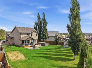 13 N Hendrickson Bay, Sylvan Lake, AB T4S0C6