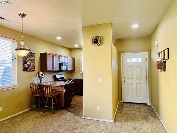 2nd image of 687 Callahan Dr