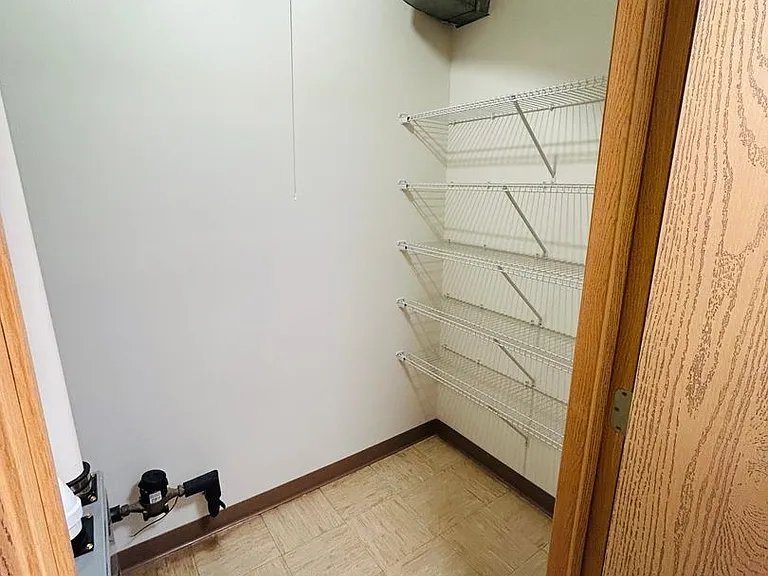 1-24 Reni Ct — Photo 9