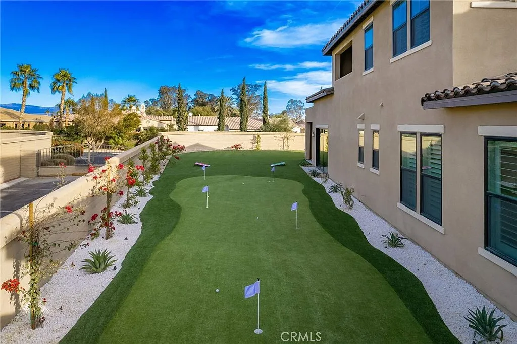 5 bed, 4.5 bath, 4013 sqft, $8,500 — Photo 4