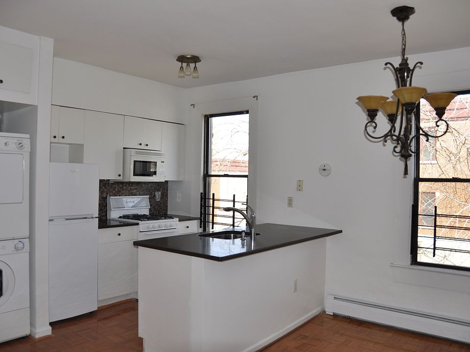 Kitchen/Breakfast Nook