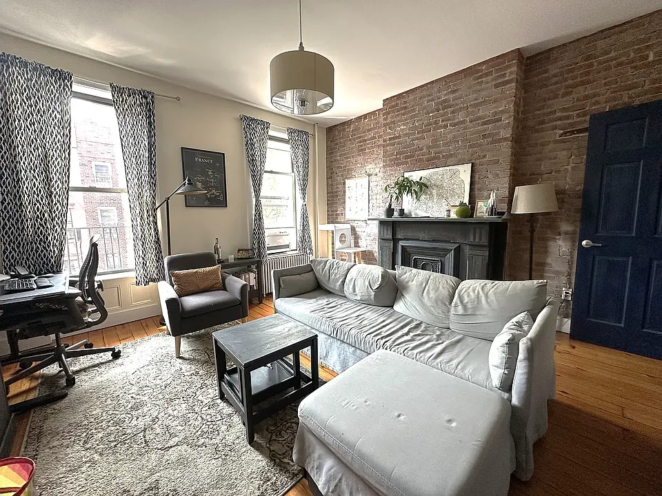 509 Henry St #3L