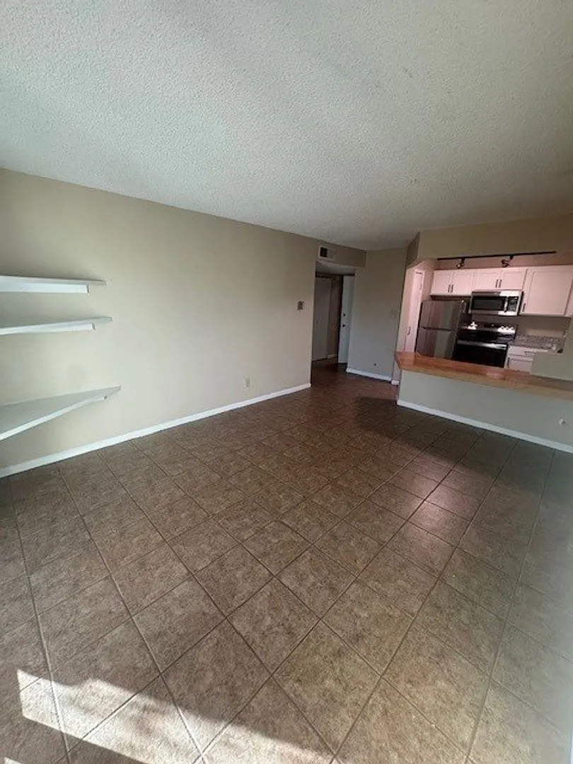One Bedroom In Gunbarrel- All Utilities Included — Photo 3