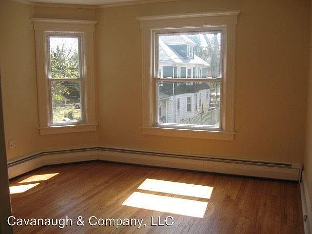 2nd image of 148 Grand St