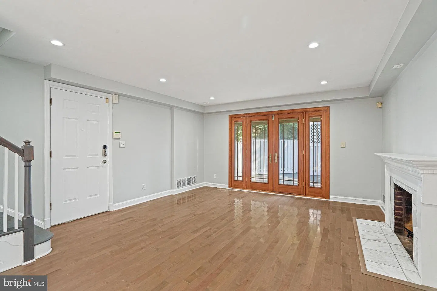 3 bed, 1600 sqft, $5,000 — Photo 3