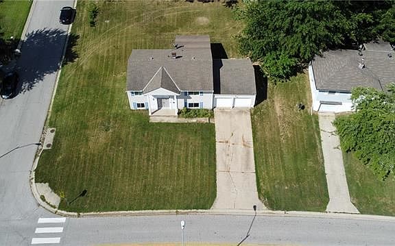 2nd image of 5100 N Sycamore Dr