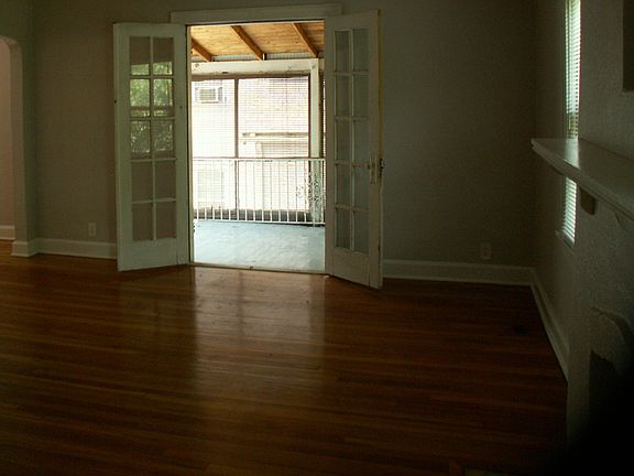 5th image of 411 E 63rd Ter