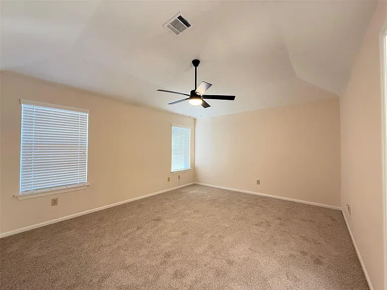 1559 Hillside Elm St — Photo 17