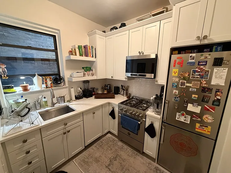 234 W 16th St #4D — Photo 5