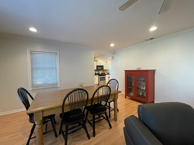 Iroquois Dr — Photo 16