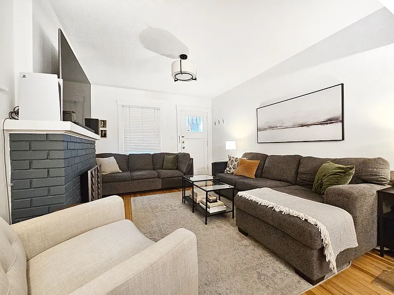 206 S Emerson St — Photo 3