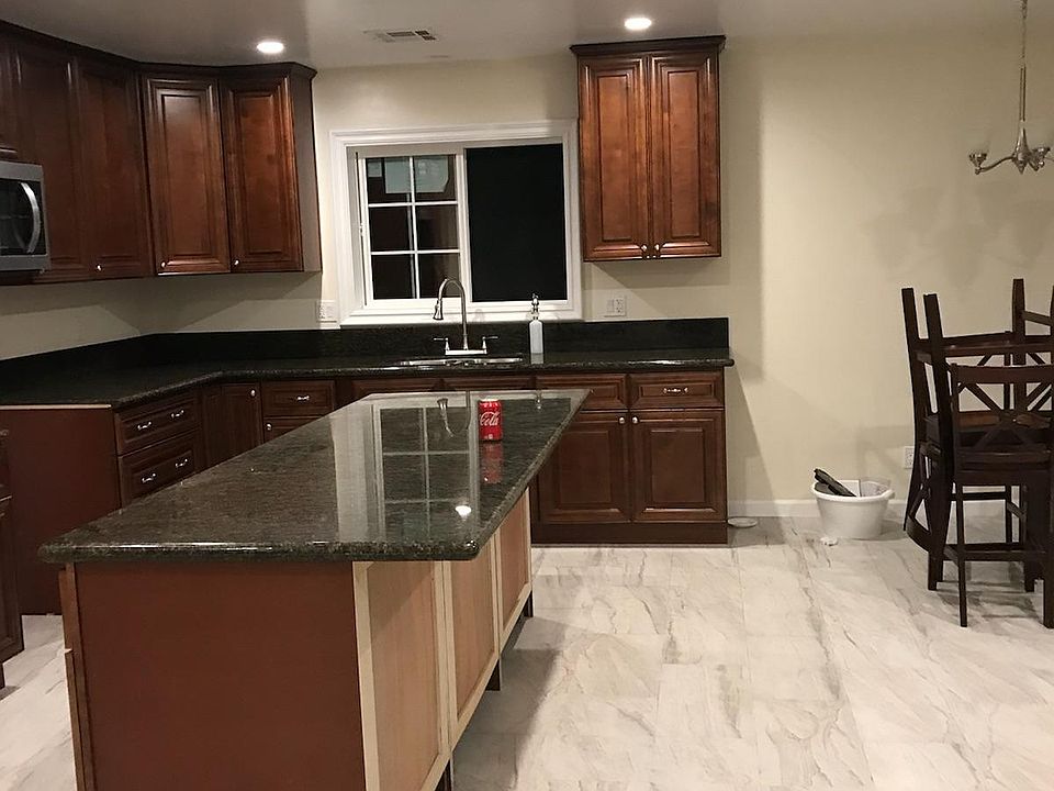 1st image of 15631 Larkspur St