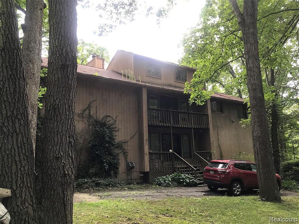 7823 Winans Lake Rd, Brighton, MI 48116 Zillow