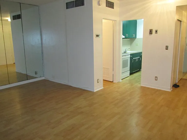 880 NE 69th St #11J — Photo 8
