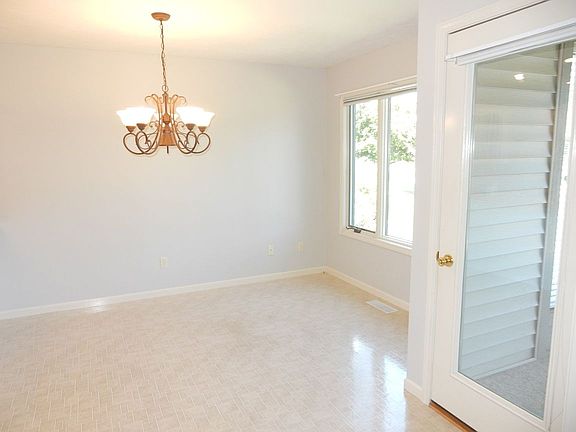 4th image of 1822 Cobblestone Blvd