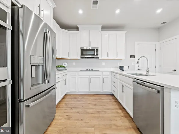 4664 Westfields Blvd, Chantilly, VA 20151
