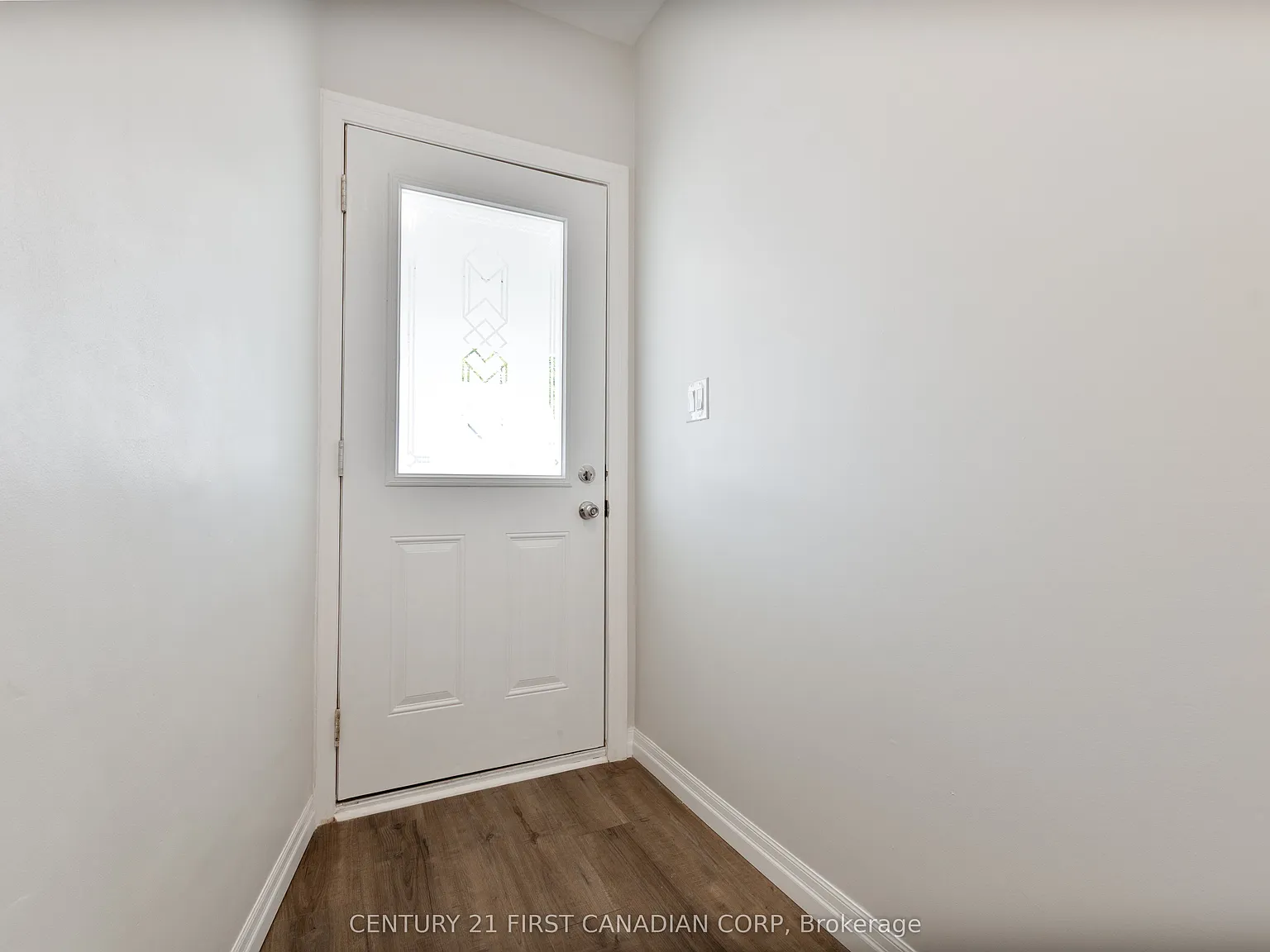 3 bed, $2,000 — Photo 3
