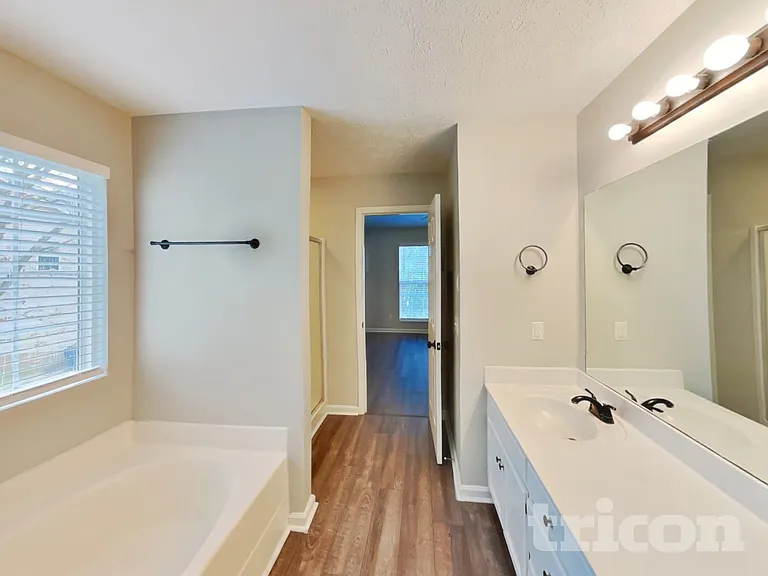 154 Braxton Park Ln — Photo 8