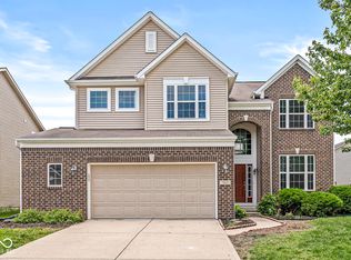 7822 Wahlberg Dr, Zionsville, IN 46077