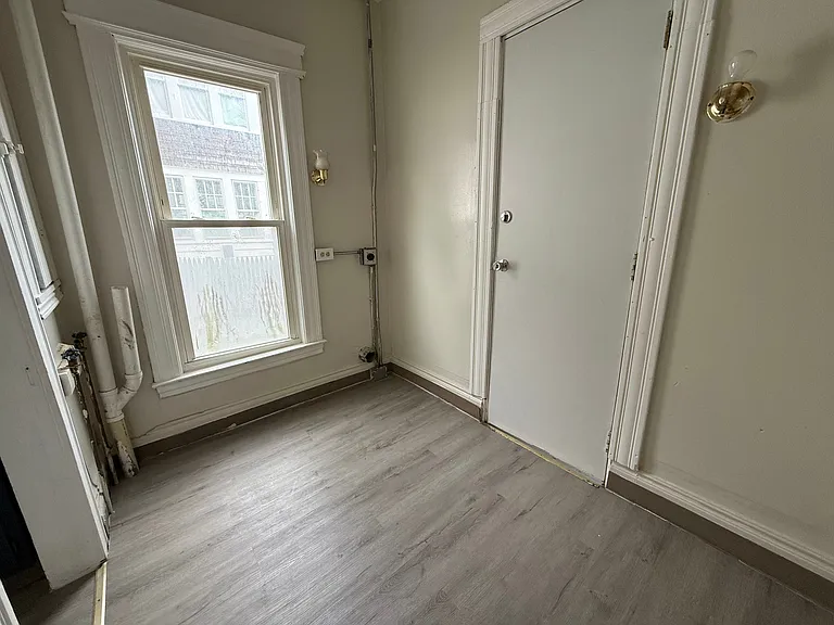 367-69 Furman St #2 — Photo 11
