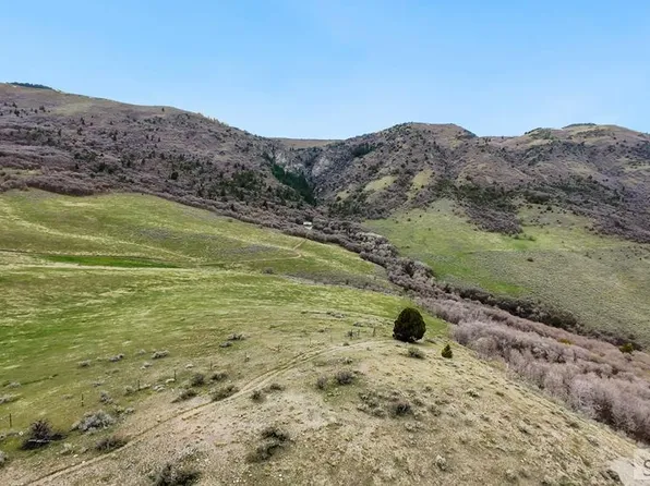 6902 We St, Clifton, ID 83228