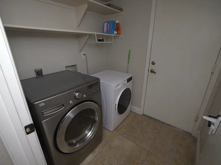 7744 W Jenan Dr — Photo 15
