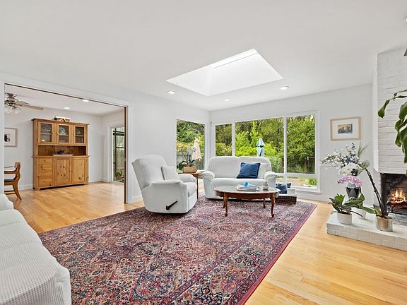2nd image of 440 Calle De Le Mesa