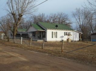 562 4th St, Summersville, MO 65571