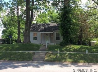 850 5th St, Carlyle, IL