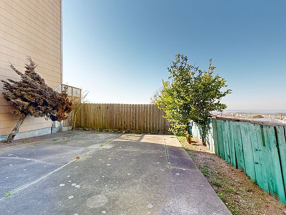 4th image of 1723 17th Ave