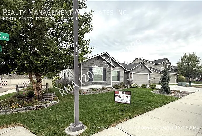 6031 N Spindrift Ave — Photo 1