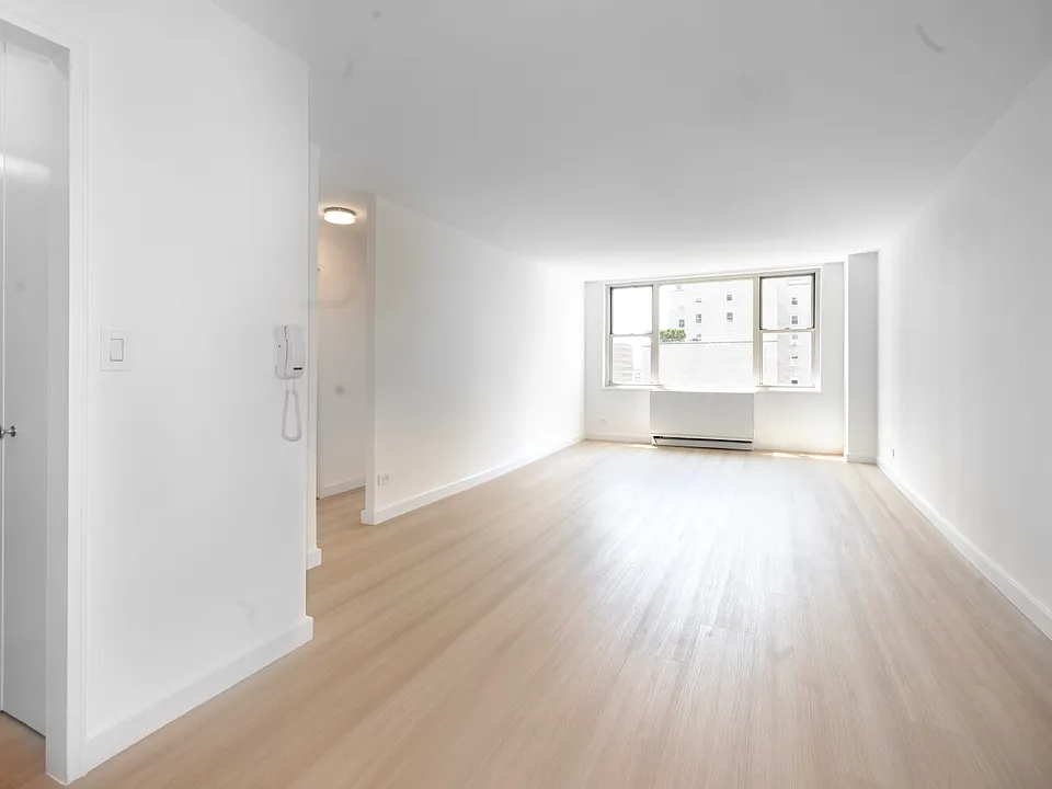 166 E 34th St #1708