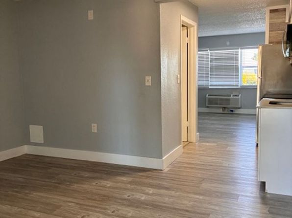 3817 Del Prado Blvd S #206