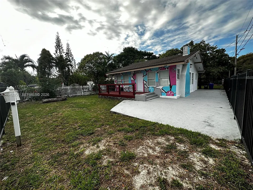 105 NW 31st St