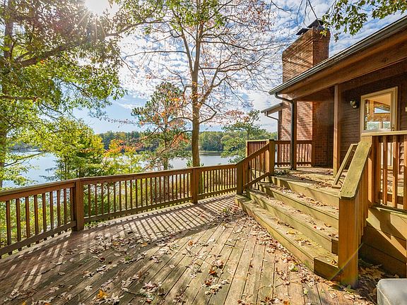 5th image of 61 Penny Ln