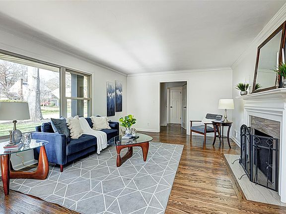 3rd image of 6925 N Park Ave